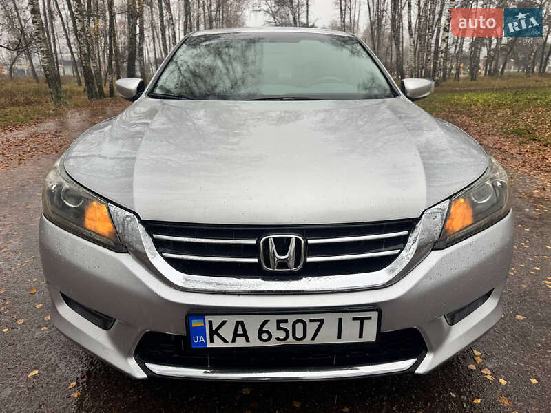 Седан Honda Accord 2013 в Охтирці