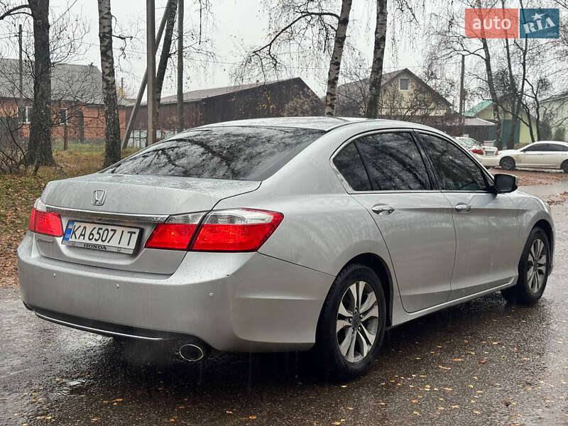 Седан Honda Accord 2013 в Охтирці