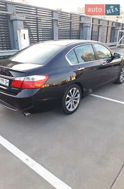 Седан Honda Accord 2013 в Киеве