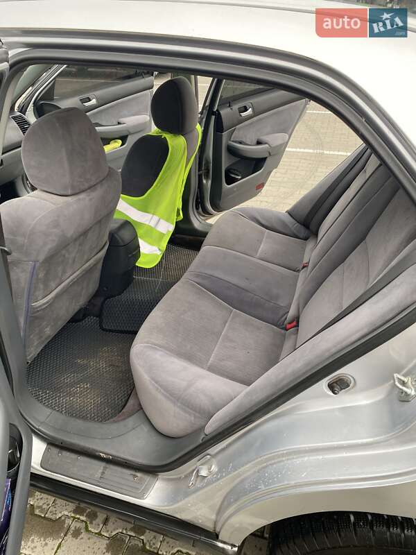 Седан Honda Accord 2004 в Киеве фото 5 Седан Honda Accord 2004 в Киеве