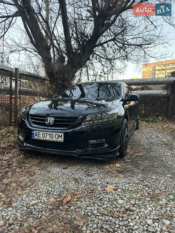 Седан Honda Accord 2013 в Днепре