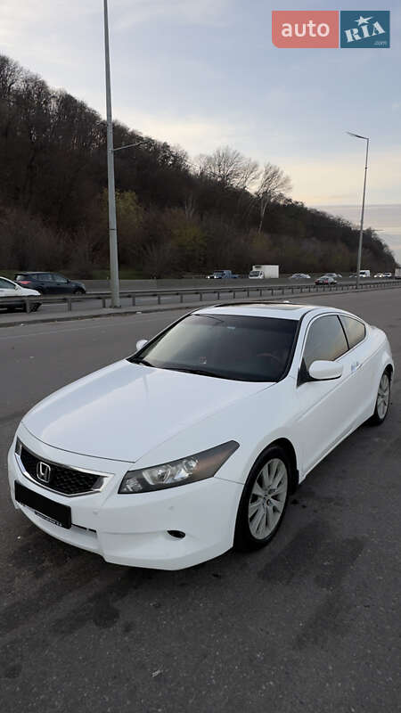 Купе Honda Accord 2008 в Киеве