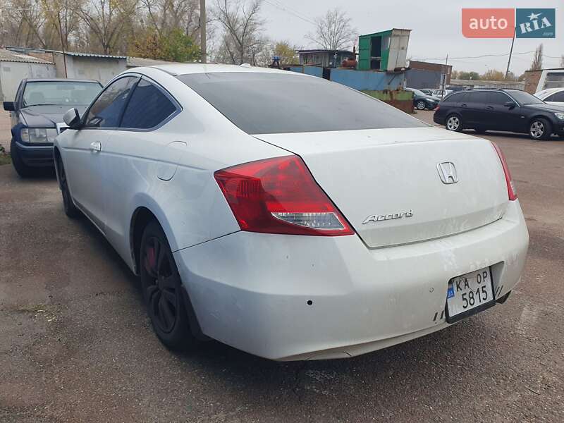 Купе Honda Accord 2011 в Киеве