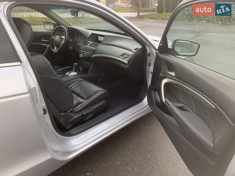 Купе Honda Accord 2008 в Киеве