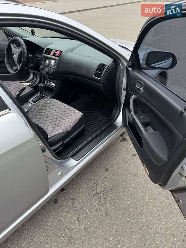 Седан Honda Accord 2004 в Кривом Роге фото 5 Седан Honda Accord 2004 в Кривом Роге