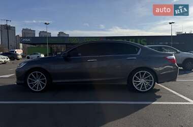 Седан Honda Accord 2013 в Киеве
