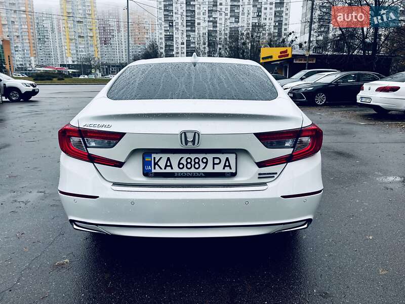 Седан Honda Accord 2019 в Киеве