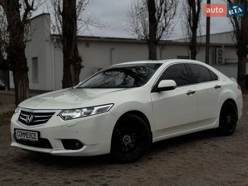 Седан Honda Accord 2012 в Ахтырке