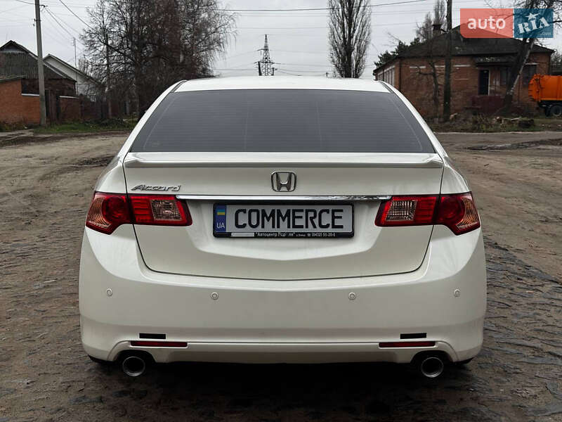 Седан Honda Accord 2012 в Ахтырке