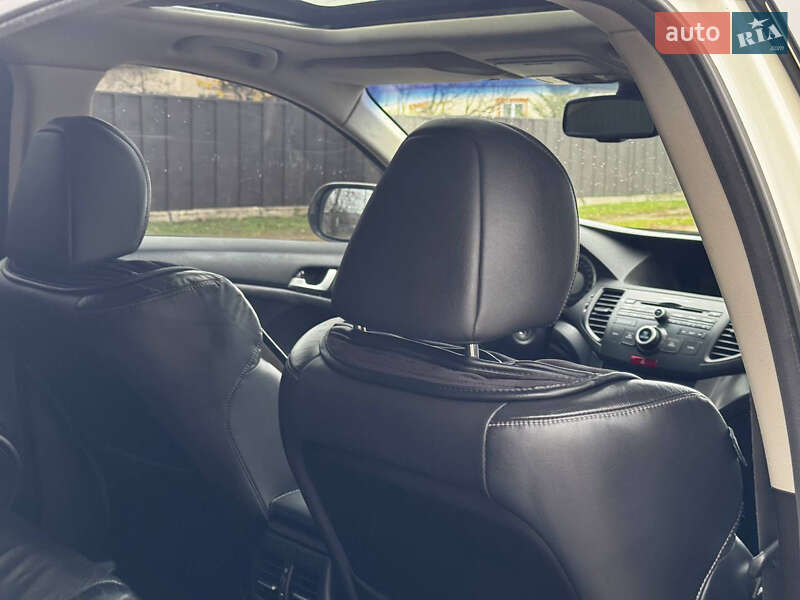 Седан Honda Accord 2012 в Ахтырке