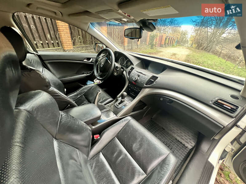 Седан Honda Accord 2010 в Львові