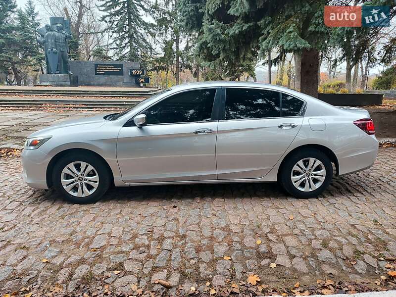 Седан Honda Accord 2013 в Тульчине