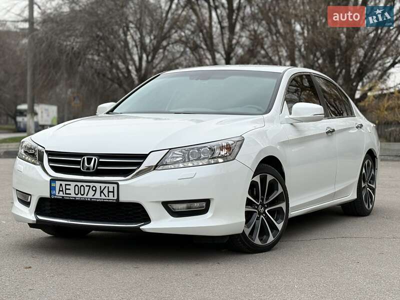 Седан Honda Accord 2013 в Днепре