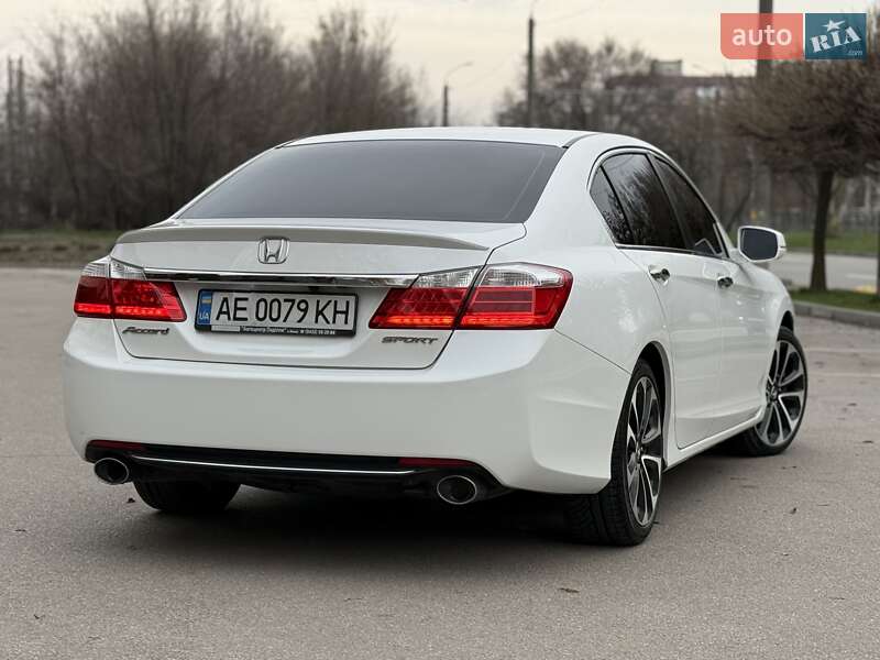 Седан Honda Accord 2013 в Днепре