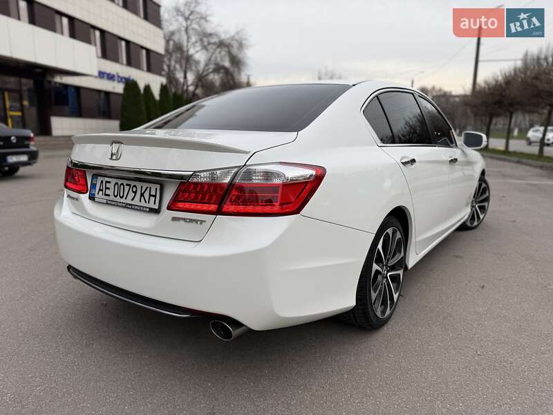 Седан Honda Accord 2013 в Днепре