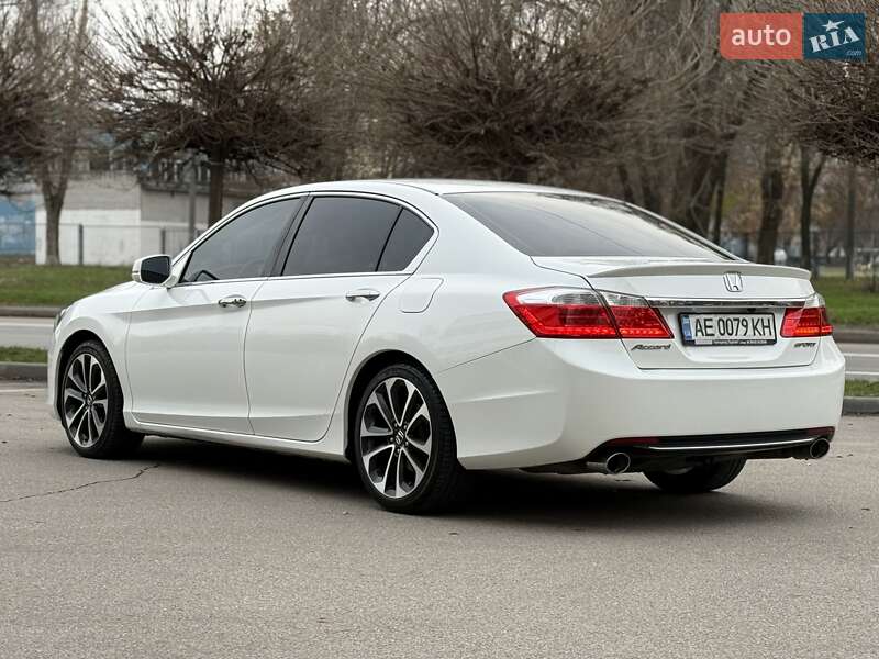 Седан Honda Accord 2013 в Днепре
