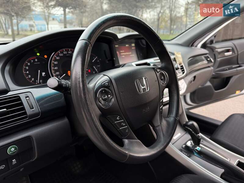 Седан Honda Accord 2013 в Днепре