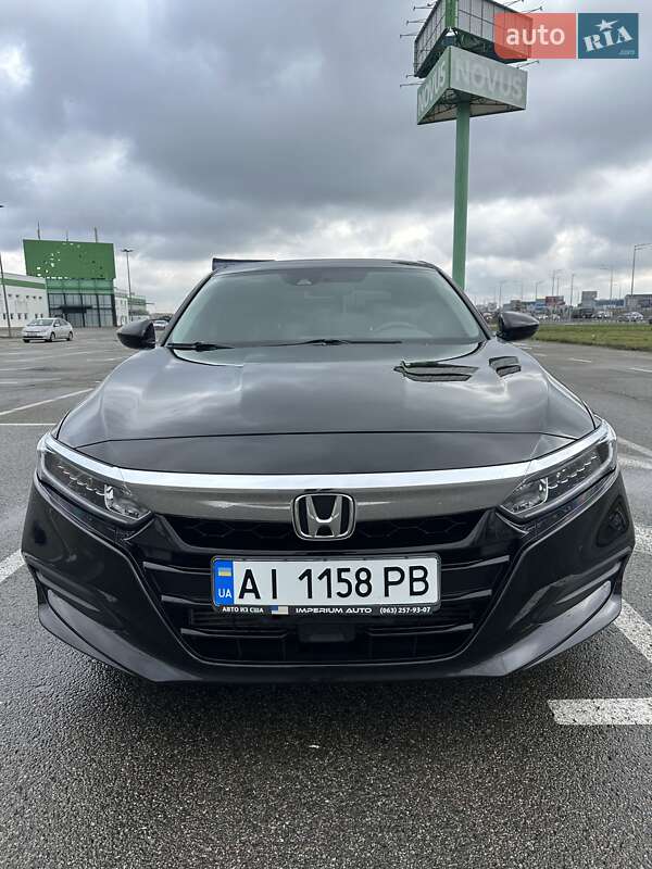 Седан Honda Accord 2018 в Киеве