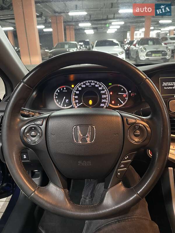 Седан Honda Accord 2013 в Киеве