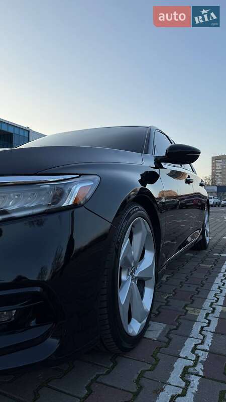 Седан Honda Accord 2018 в Одессе