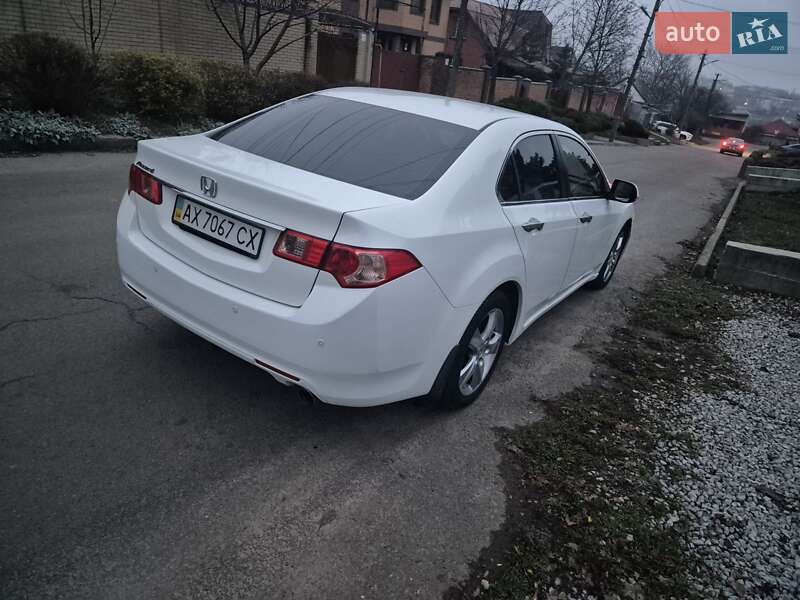 Седан Honda Accord 2012 в Днепре