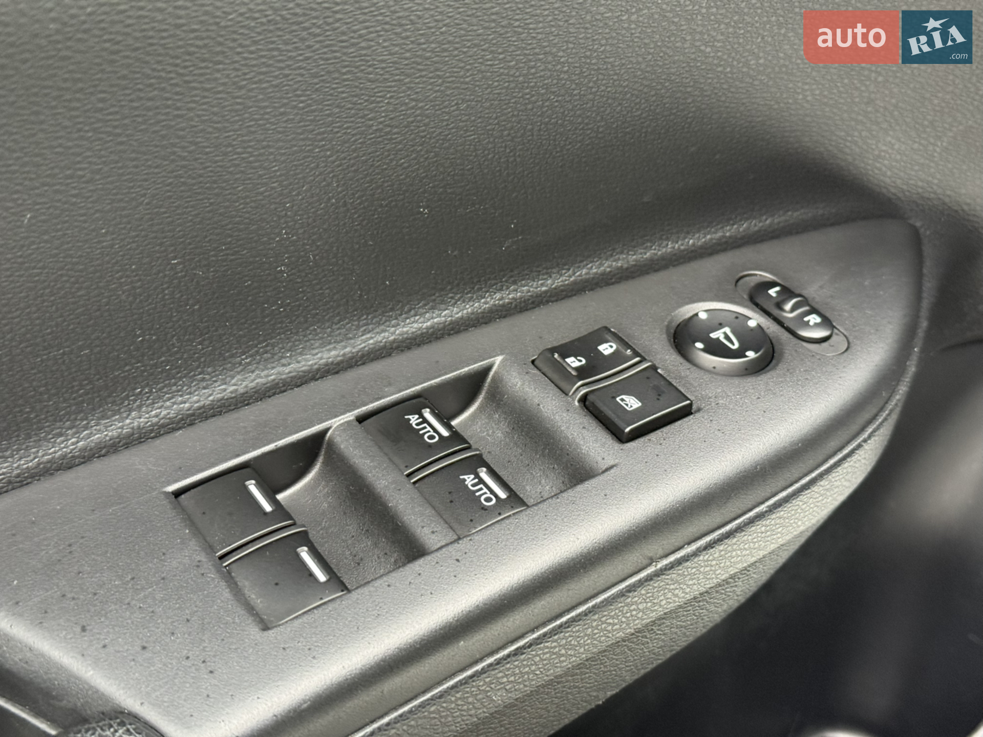 2016 Honda Accord - мініатюра 28