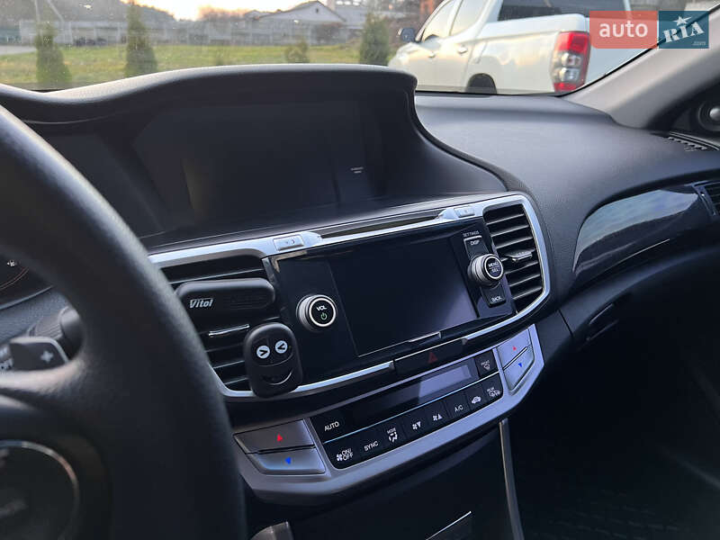 Купе Honda Accord 2012 в Малине