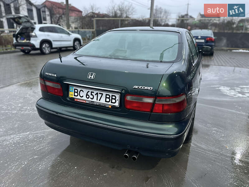 Седан Honda Accord 1998 в Львове