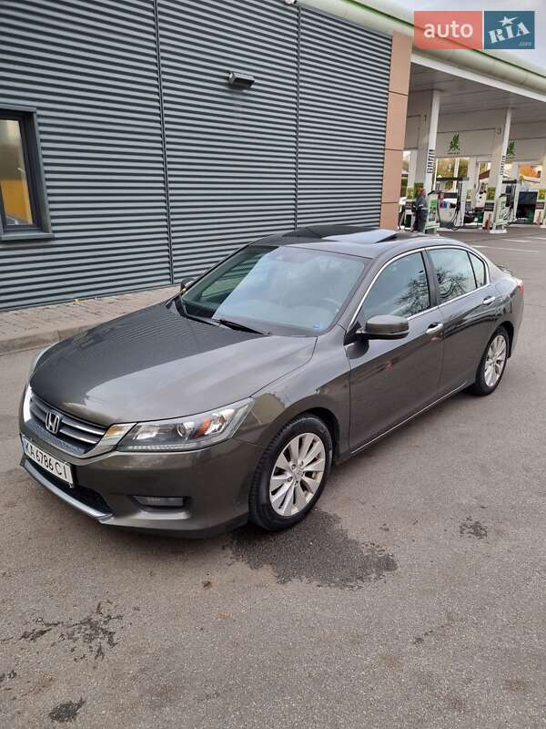 Седан Honda Accord 2014 в Киеве