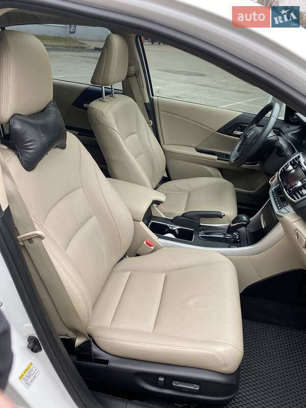 Седан Honda Accord 2015 в Киеве фото 16 Седан Honda Accord 2015 в Киеве