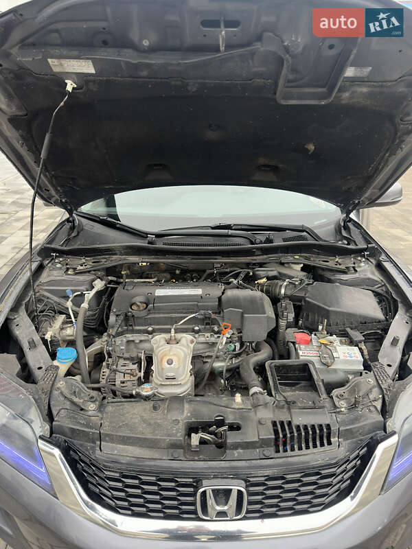 Купе Honda Accord 2013 в Киеве фото 39 Купе Honda Accord 2013 в Киеве