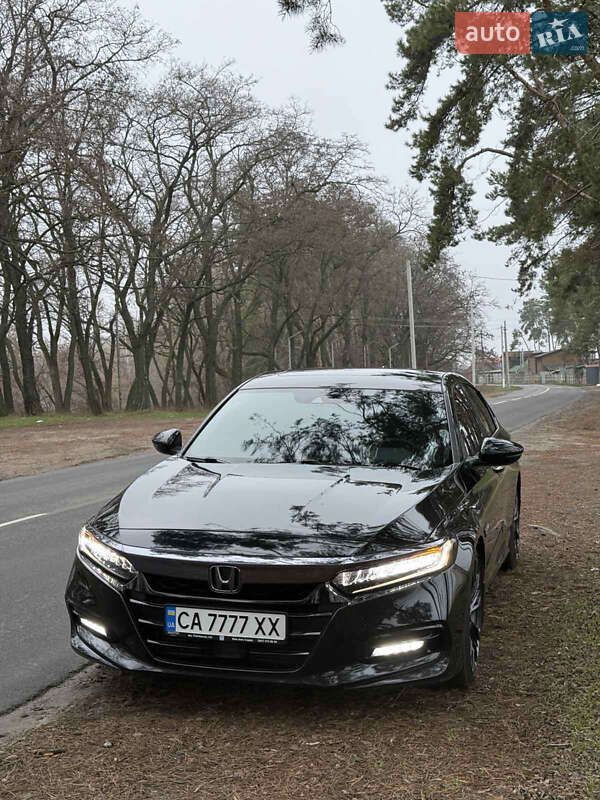 Седан Honda Accord 2018 в Черкасах