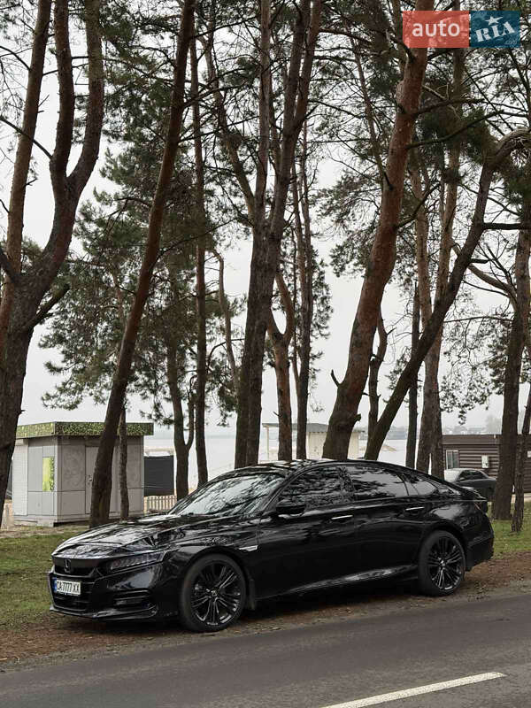 Седан Honda Accord 2018 в Черкасах
