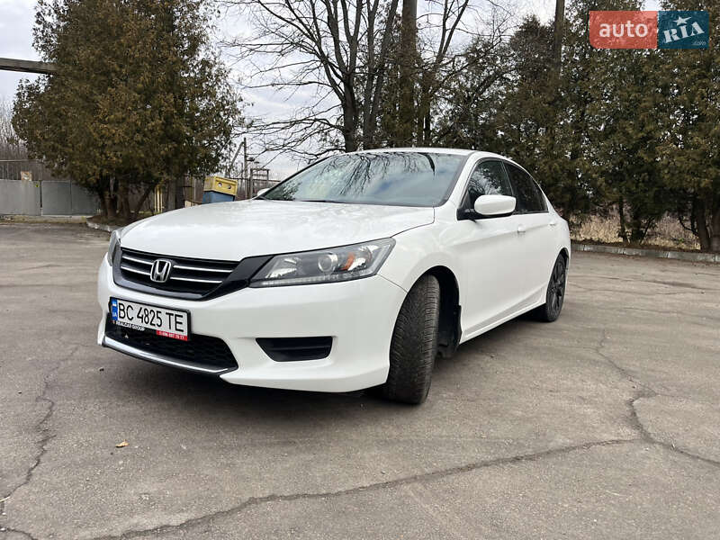 Седан Honda Accord 2014 в Львові