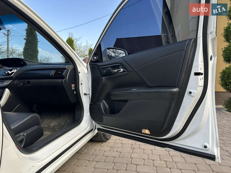 Седан Honda Accord 2013 в Косові