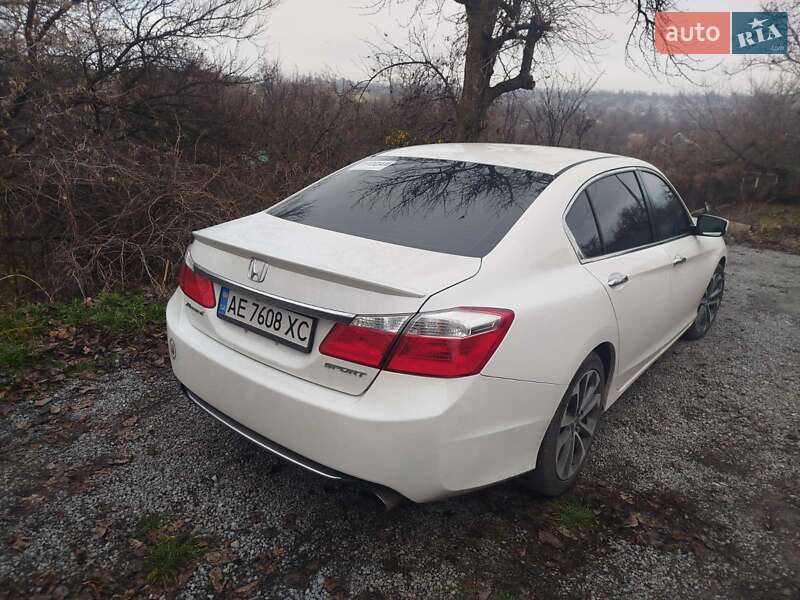 Седан Honda Accord 2015 в Каменском
