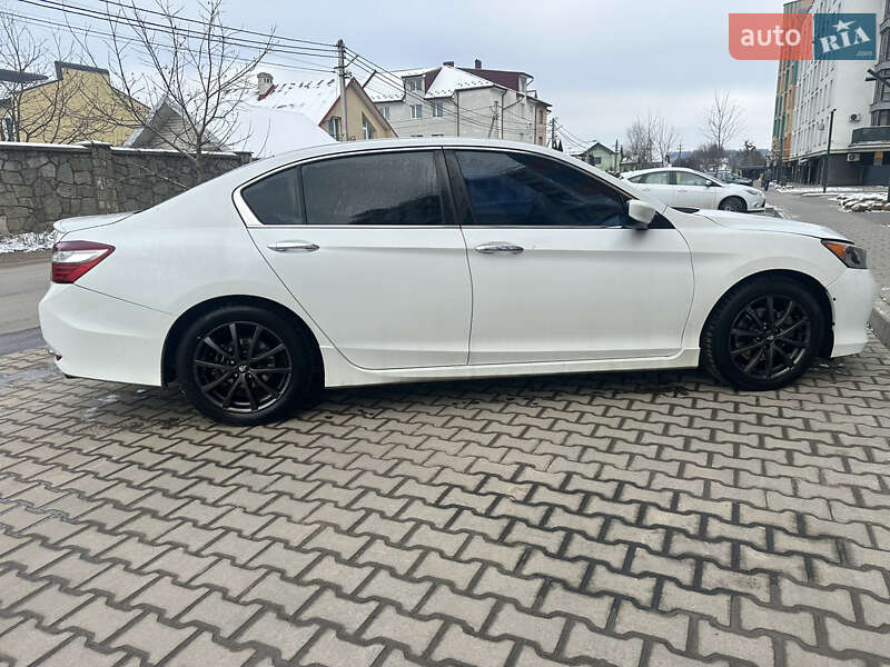 Седан Honda Accord 2016 в Івано-Франківську