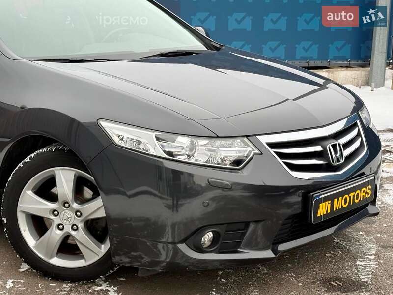 Седан Honda Accord 2011 в Києві