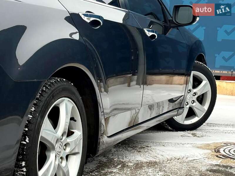 Седан Honda Accord 2011 в Києві