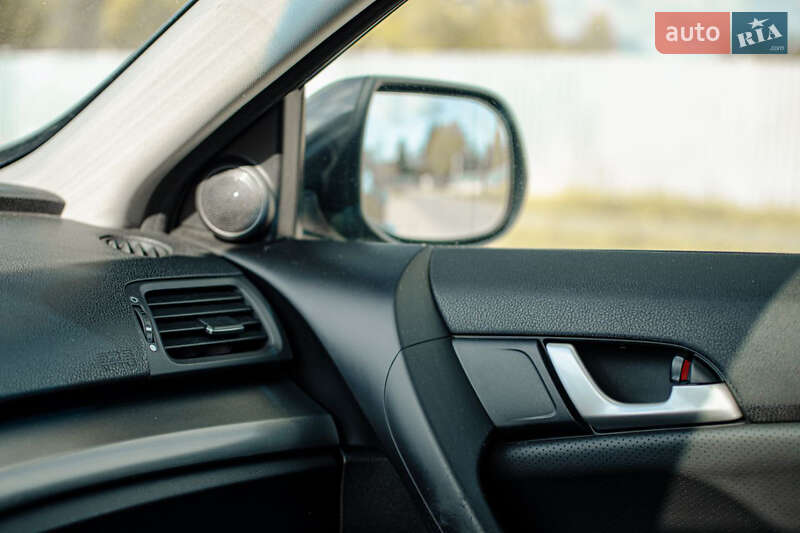 Седан Honda Accord 2012 в Львові