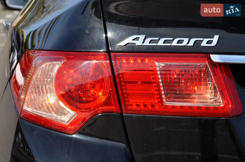 Седан Honda Accord 2012 в Києві