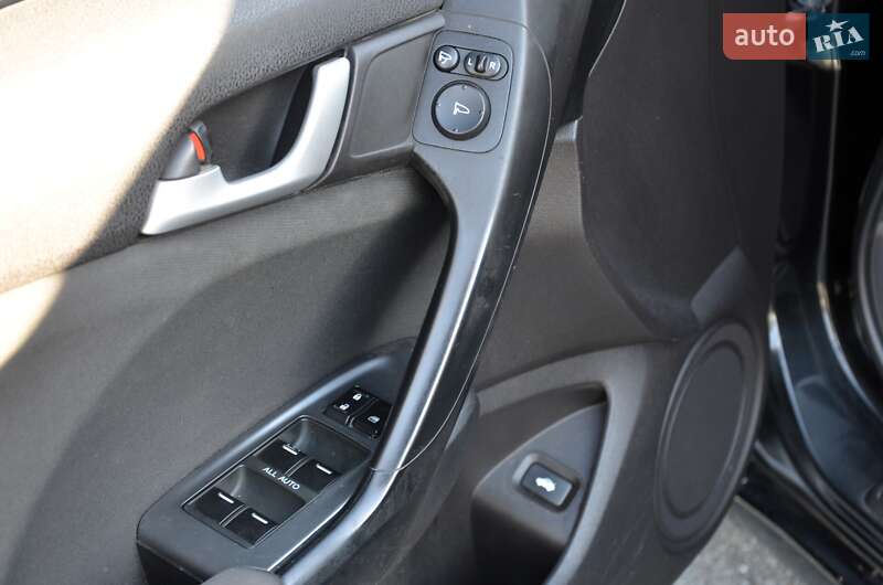 Седан Honda Accord 2012 в Києві