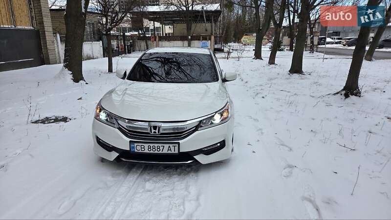 Седан Honda Accord 2017 в Киеве
