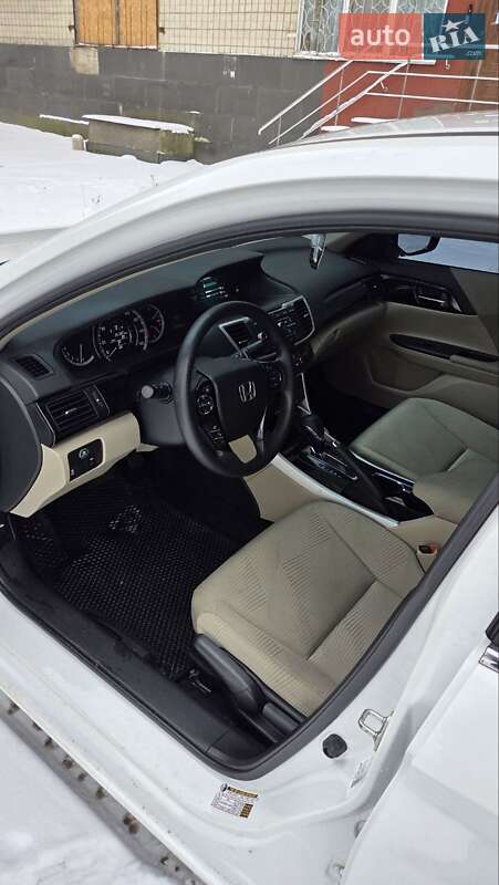 Седан Honda Accord 2017 в Киеве