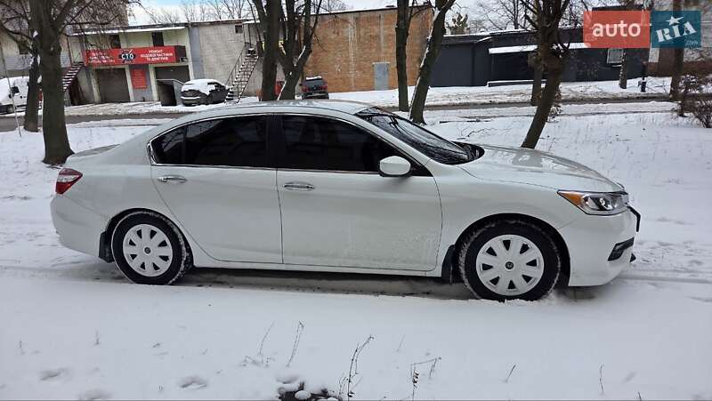 Седан Honda Accord 2017 в Киеве