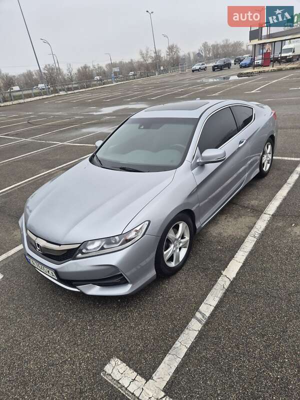 Купе Honda Accord 2016 в Києві фото 11 Купе Honda Accord 2016 в Києві