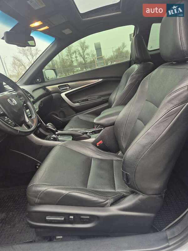 Купе Honda Accord 2016 в Києві фото 15 Купе Honda Accord 2016 в Києві