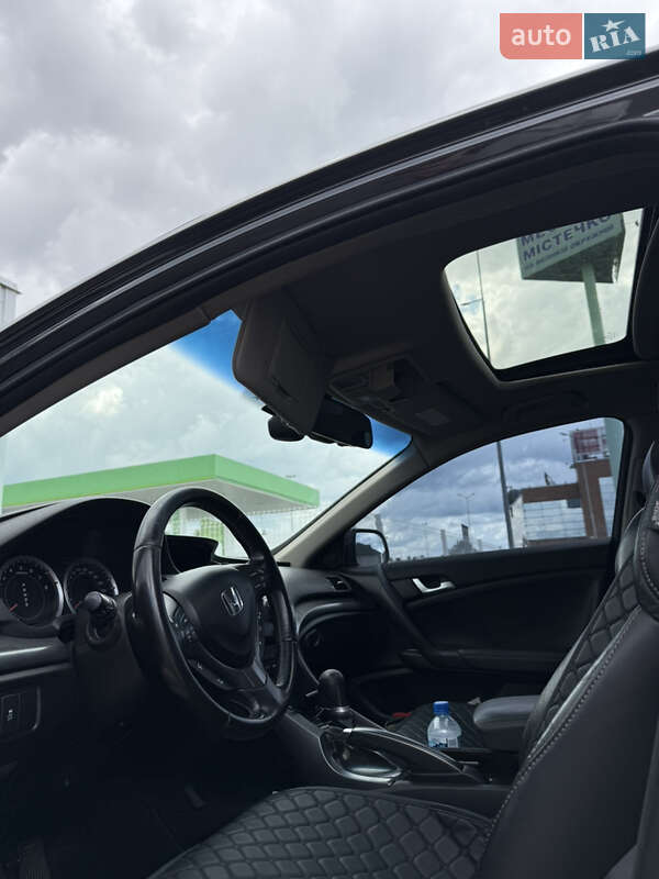 Седан Honda Accord 2011 в Киеве