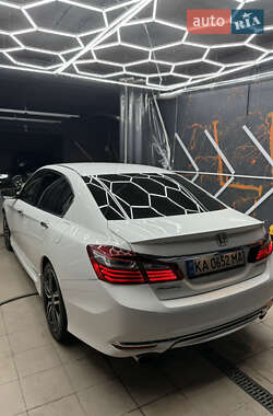 Седан Honda Accord 2016 в Киеве