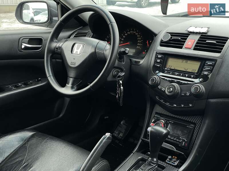 Седан Honda Accord 2003 в Киеве
